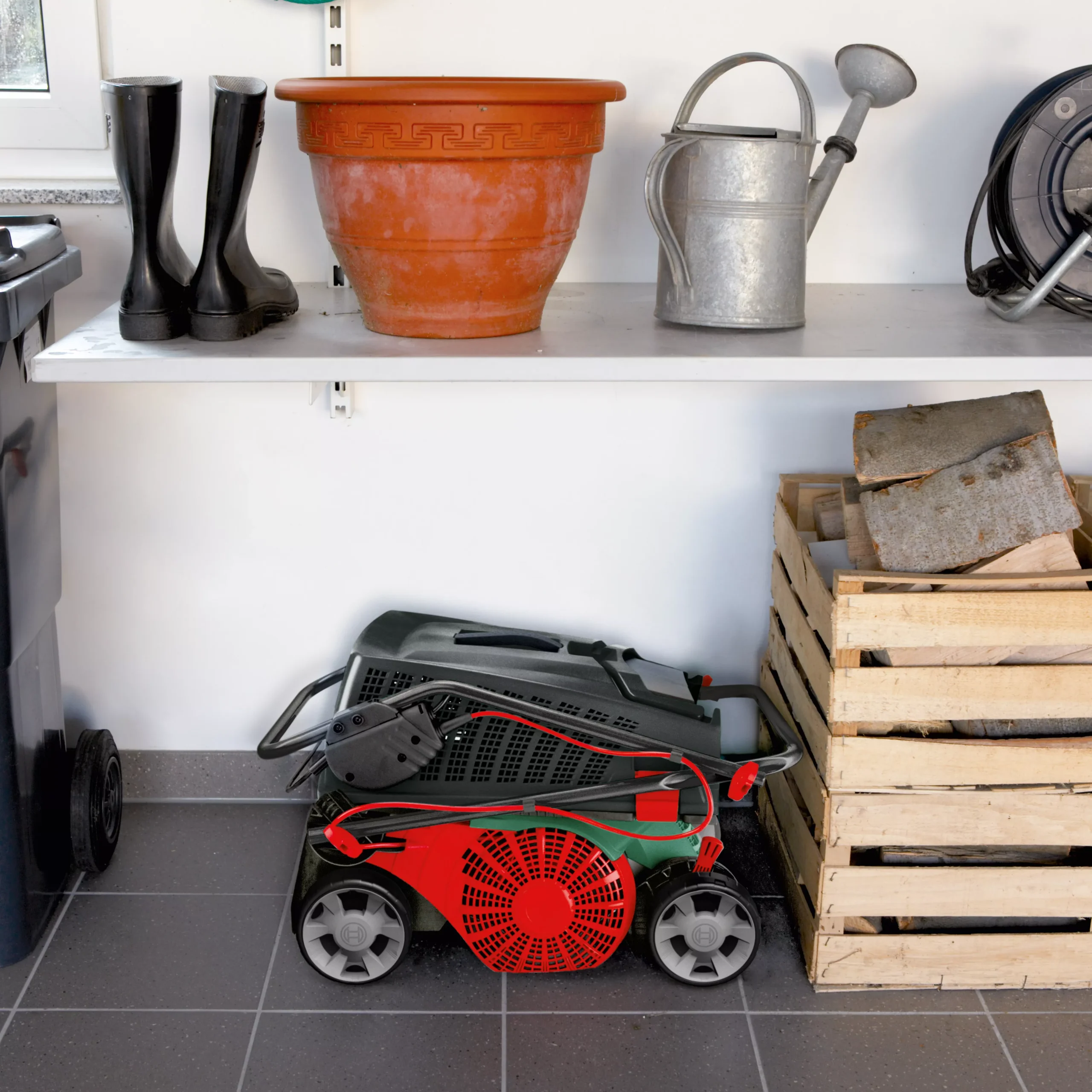 Bosch Power For All UniversalVerticut 1100 320mm Corded Raker & Scarifier 2 Bosch Power For All UniversalVerticut 1100 320mm Corded Raker & Scarifier - Image 2