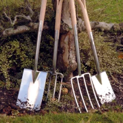 Burgon & Ball Square Digging Spade -Hozelock Shop burgon ball square digging spade5019360008620 01i bq