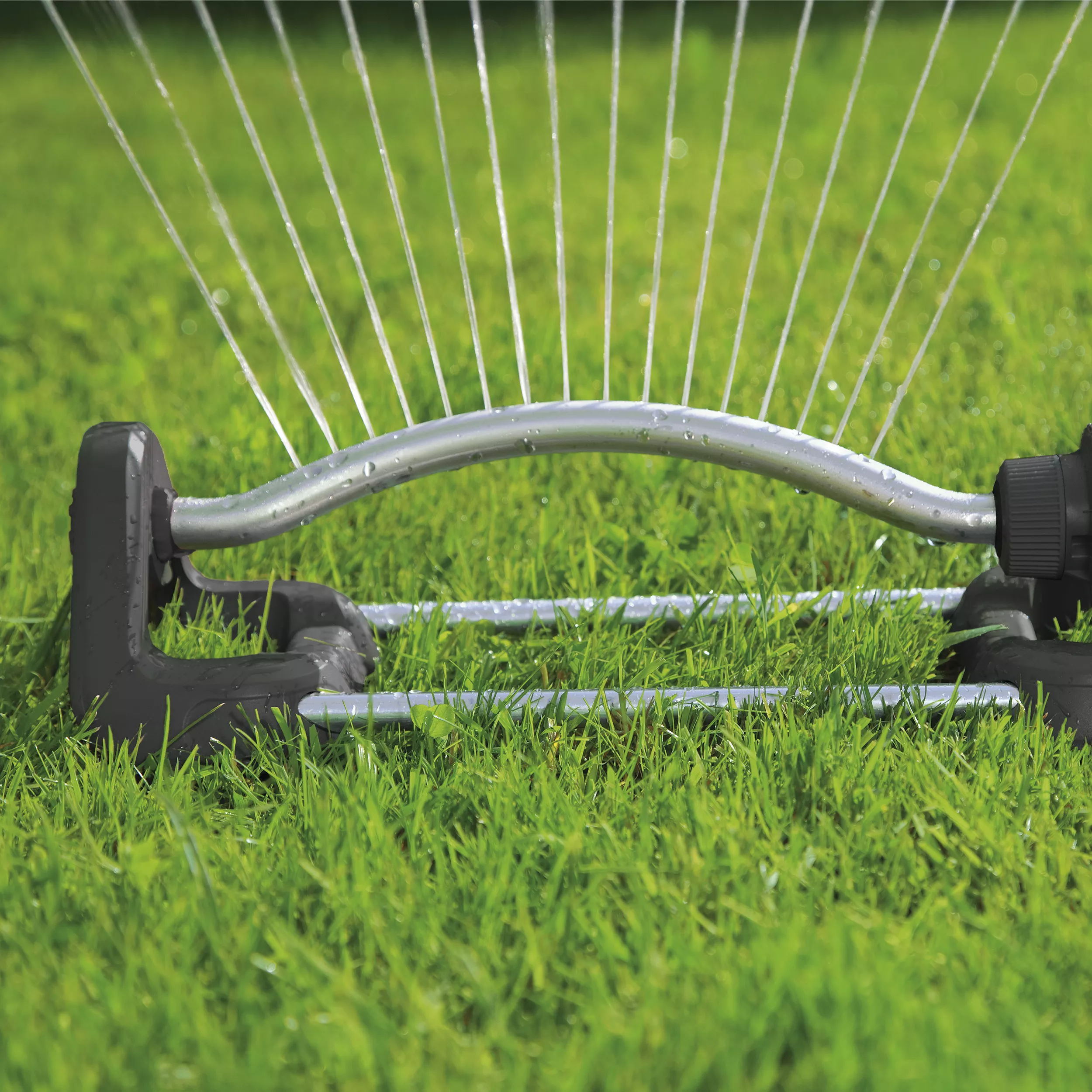 Gardena Aquaroll Oscillating Sprinkler 2 Gardena Aquaroll Oscillating Sprinkler - Image 2