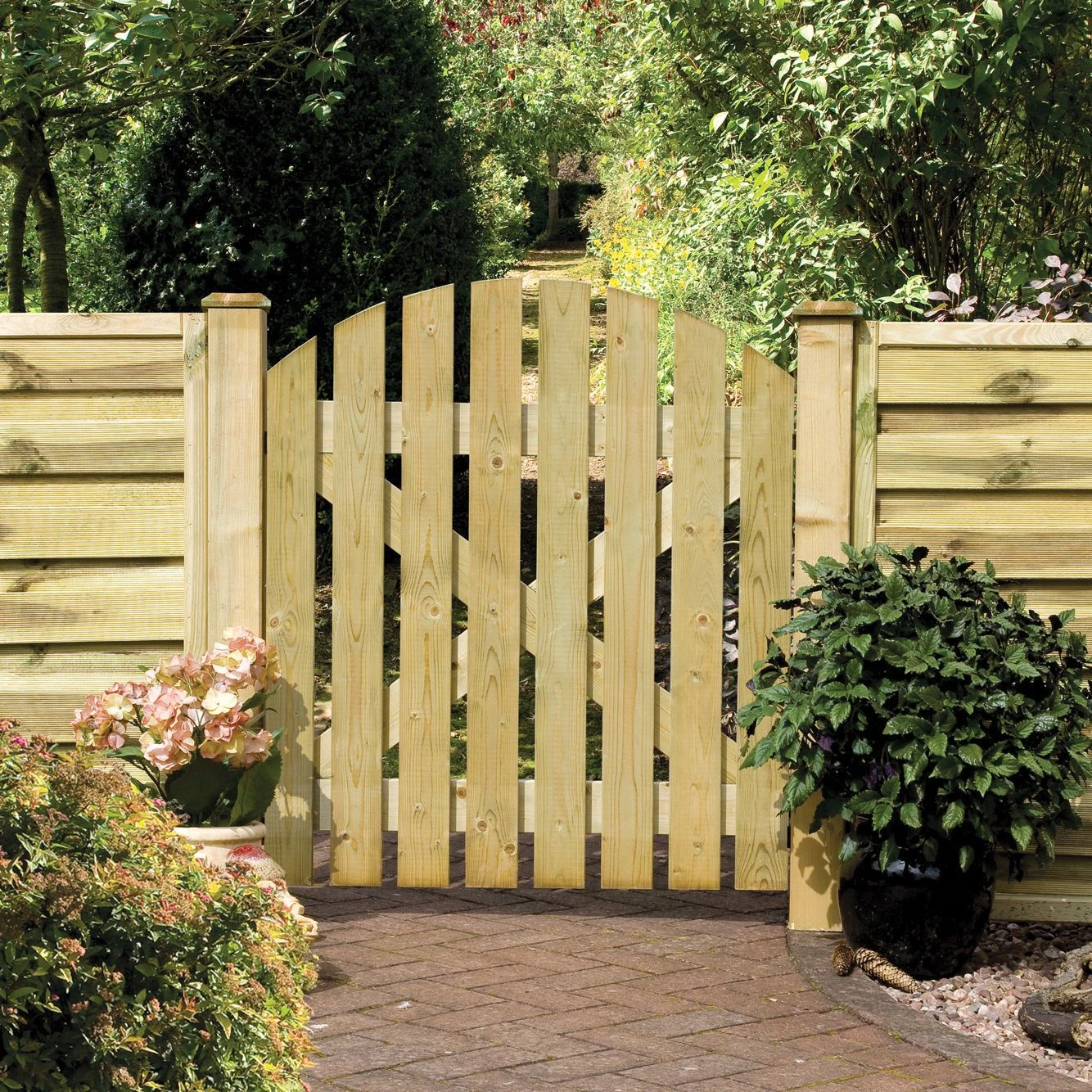 Grange Timber Domed Gate, (H)1.05m (W)0.9m 2 Grange Timber Domed Gate, (H)1.05m (W)0.9m - Image 2