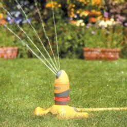 Hozelock Pro Oscillating Rotary Sprinkler -Hozelock Shop hozelock pro oscillating rotary sprinkler5010646042819 01bq