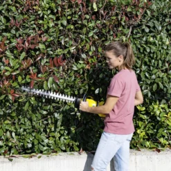 Kärcher 18V 500mm 14442420 Cordless Hedge Trimmer -Hozelock Shop karcher 18v 500mm 14442420 cordless hedge trimmer4054278550442 02i bq