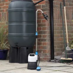 Mac Allister 400W Water Butt Pump -Hozelock Shop mac allister 400w water butt pump5059340250137 01i