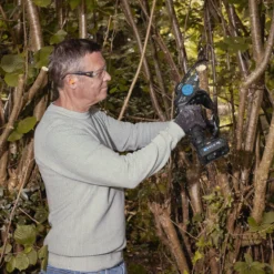 Mac Allister Garden Cordless 150mm Chainsaw -Hozelock Shop mac allister garden cordless 150mm chainsaw5059340487861 01i