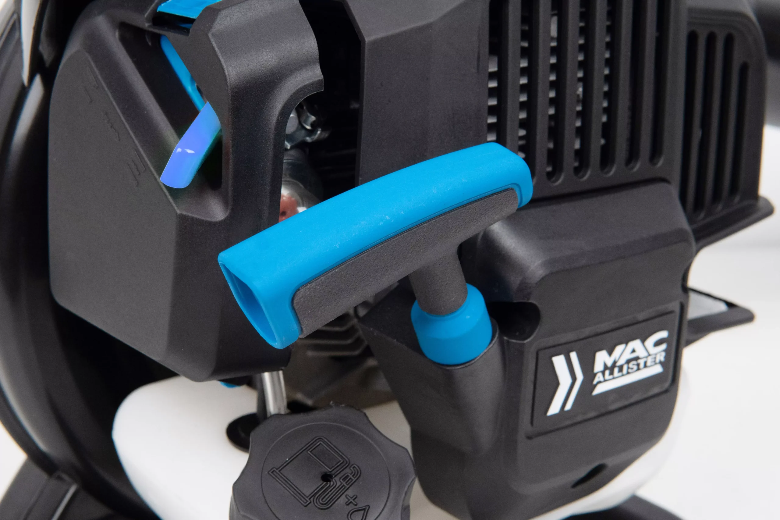 Mac Allister MBVP25 Petrol Garden Blower & Vacuum 5 Mac Allister MBVP25 Petrol Garden Blower & Vacuum - Image 5