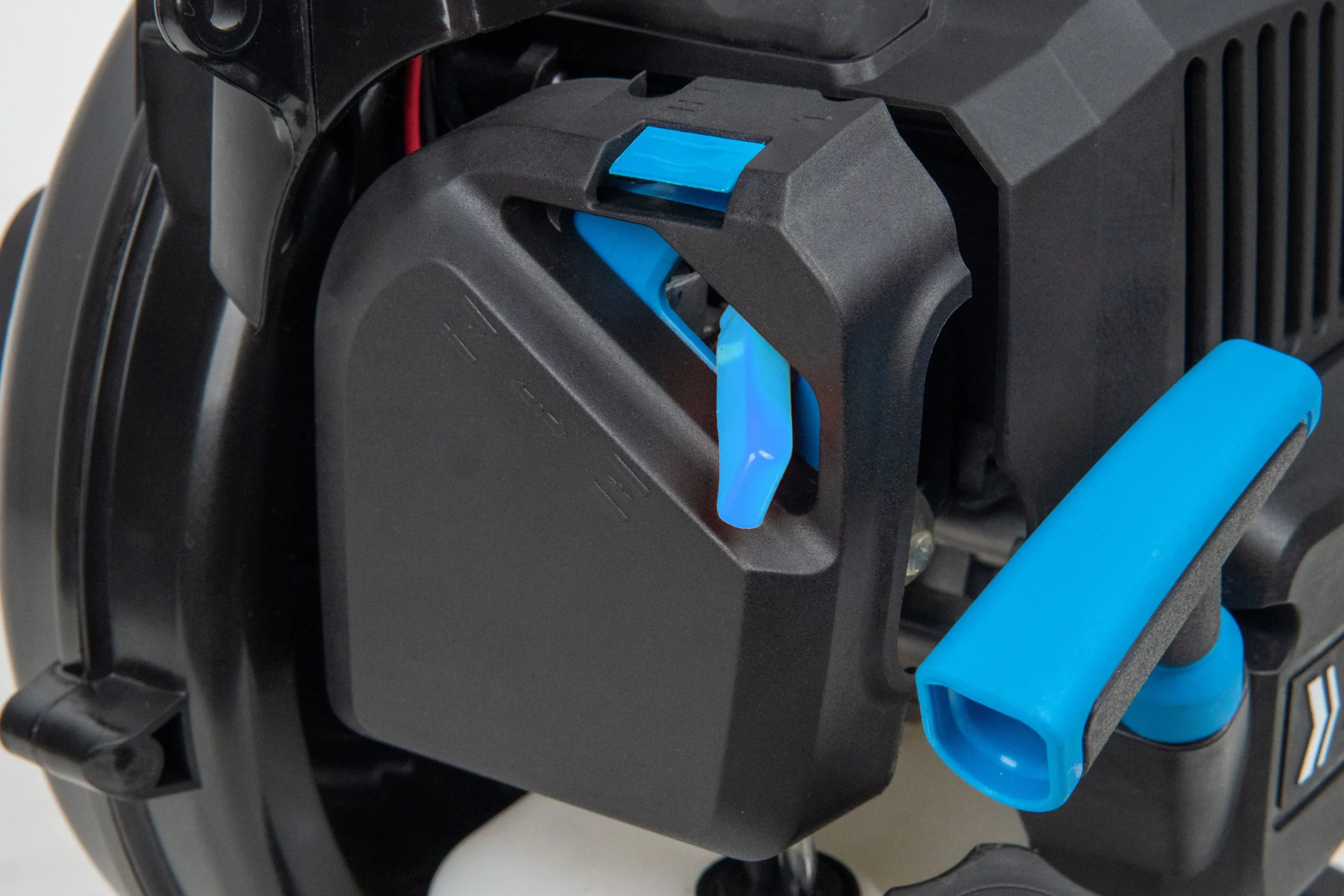 Mac Allister MBVP25 Petrol Garden Blower & Vacuum 8 Mac Allister MBVP25 Petrol Garden Blower & Vacuum - Image 8