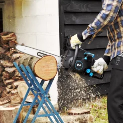 Mac Allister MCSWP40-2 400mm Petrol Chainsaw 12 Mac Allister MCSWP40-2 400mm Petrol Chainsaw -Hozelock Shop mac allister mcswp40 2 400mm petrol chainsaw5059340255873 02i