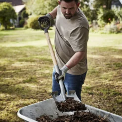 Magnusson Wooden Square D Handle Shovel -Hozelock Shop magnusson wooden square d handle shovel5059340086583 01i