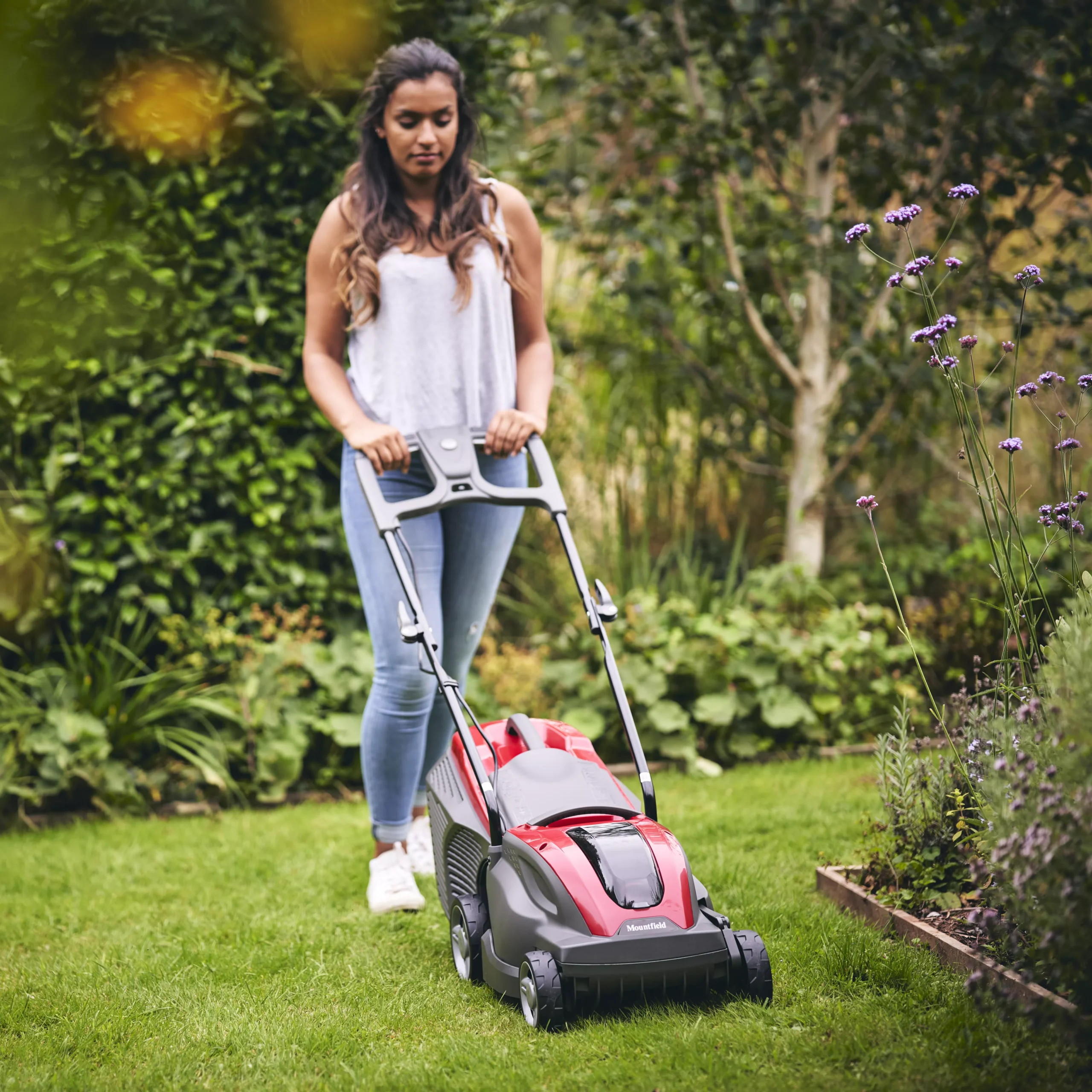 Mountfield Freedom500 38 Li Kit Cordless 48V Rotary Lawnmower 3 Mountfield Freedom500 38 Li Kit Cordless 48V Rotary Lawnmower - Image 3