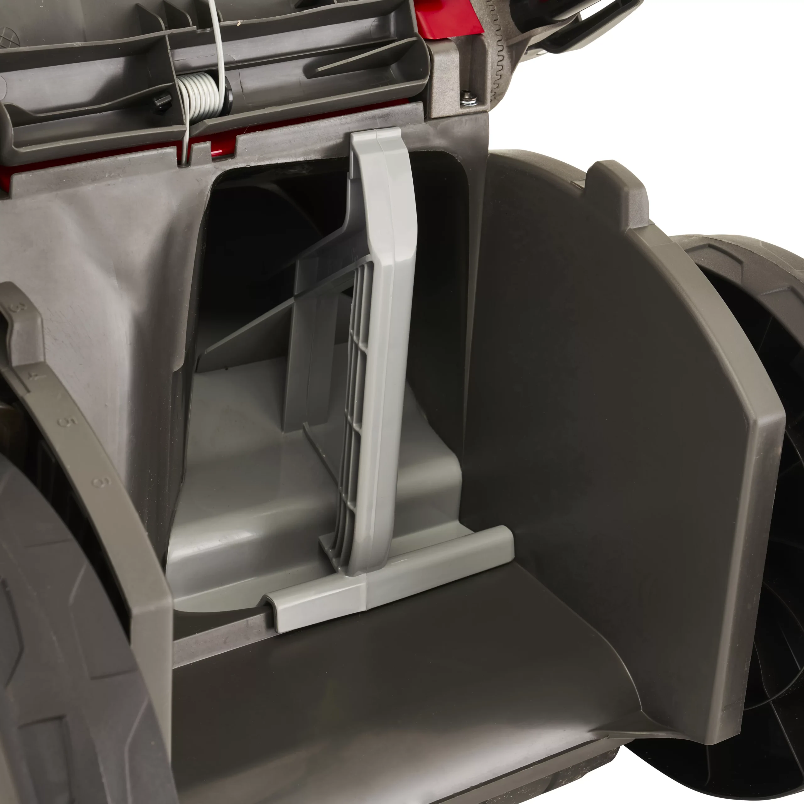 Mountfield Freedom500 38 Li Kit Cordless 48V Rotary Lawnmower 8 Mountfield Freedom500 38 Li Kit Cordless 48V Rotary Lawnmower - Image 8