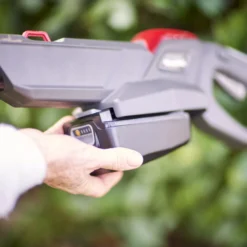 Mountfield MMT 20 Li Kit 20V Garden Multi-tool -Hozelock Shop mountfield mmt 20 li kit 20v garden multi tool8008984844643 03i bq