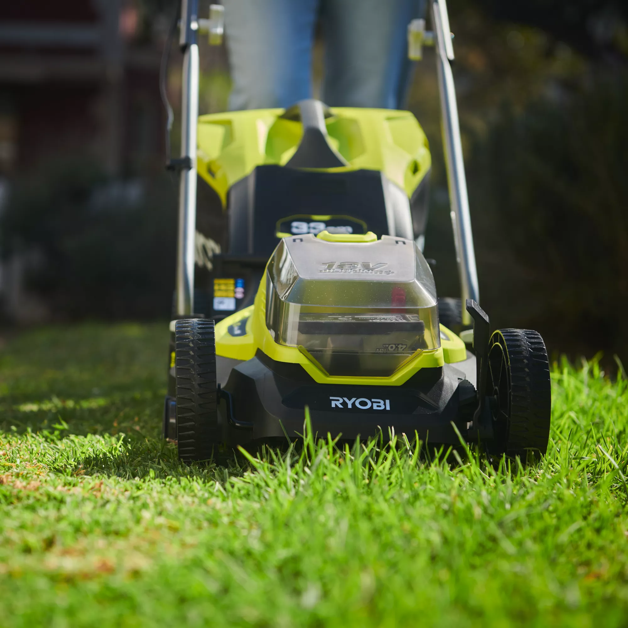 Ryobi ONE+ RLM18X33B50B Cordless 18V Rotary Lawnmower 4 Ryobi ONE+ RLM18X33B50B Cordless 18V Rotary Lawnmower - Image 4