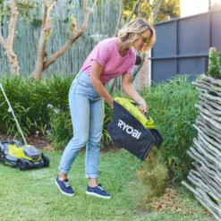 Ryobi ONE+ RLM18X33B50B Cordless 18V Rotary Lawnmower 13 Ryobi ONE+ RLM18X33B50B Cordless 18V Rotary Lawnmower -Hozelock Shop ryobi one rlm18x33b50b cordless 18v rotary lawnmower4892210185860 07i bq