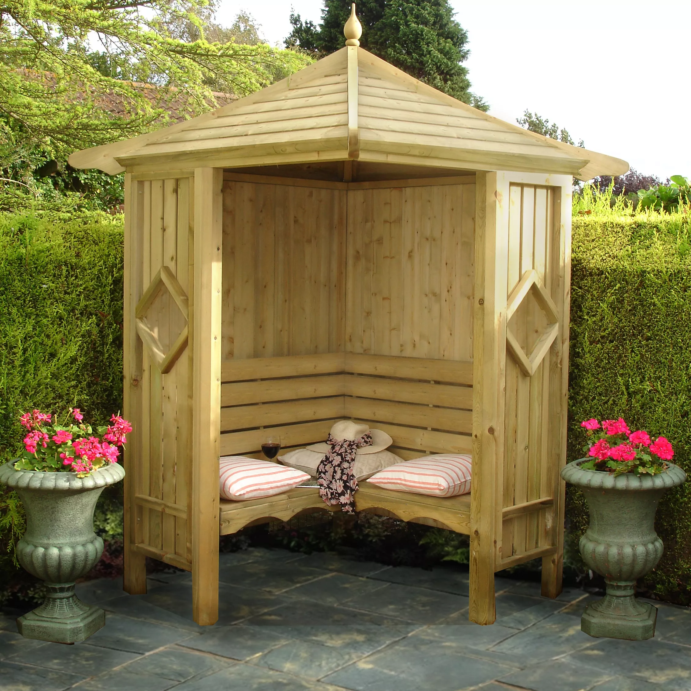 Shire Corner Arbour, (H)2510mm (W)1250mm (D)1250mm 1 Shire Corner Arbour, (H)2510mm (W)1250mm (D)1250mm