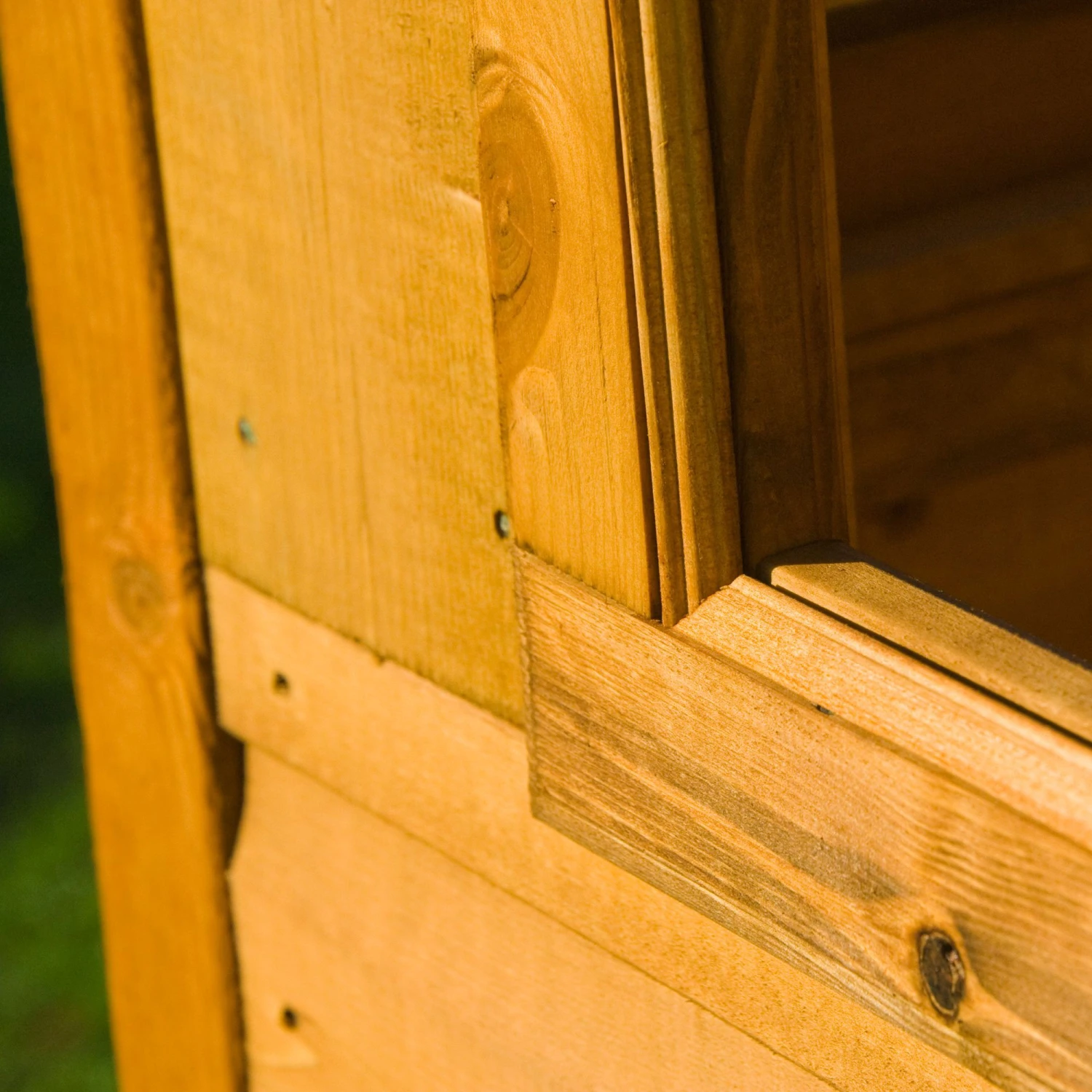 Shire Durham 8x6 Ft Apex Shiplap Wooden Shed With Floor 2 Shire Durham 8x6 Ft Apex Shiplap Wooden Shed With Floor - Image 2