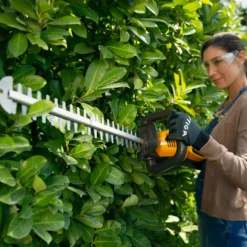 Stiga HT 500e / 278300008/ST3 48V 580mm Cordless Hedge Trimmer - BARE -Hozelock Shop stiga ht 500e 278300008 st3 48v 580mm cordless hedge trimmer bare8008984854949 01i