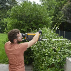 Stiga HT 500e / 278300008/ST3 48V 580mm Cordless Hedge Trimmer - BARE -Hozelock Shop stiga ht 500e 278300008 st3 48v 580mm cordless hedge trimmer bare8008984854949 02i