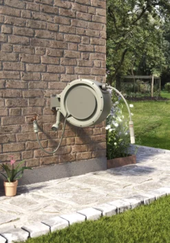 Verve Wall-mounted Auto Hose Reel Set (L)25m -Hozelock Shop verve wall mounted auto hose reel set l 25m5059340250960 08i