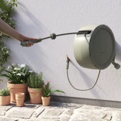 Verve Wall-mounted Auto Hose Reel Set (L)35m -Hozelock Shop verve wall mounted auto hose reel set l 35m5059340250977 03i