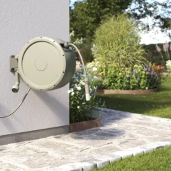 Verve Wall-mounted Auto Hose Reel Set (L)35m -Hozelock Shop verve wall mounted auto hose reel set l 35m5059340250977 05i