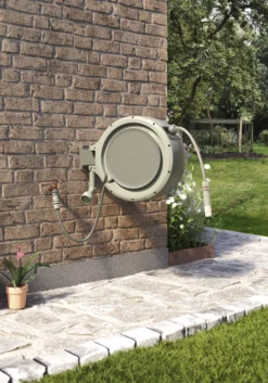Verve Wall-mounted Auto Hose Reel Set (L)35m -Hozelock Shop verve wall mounted auto hose reel set l 35m5059340250977 08i