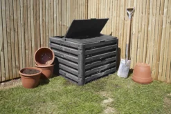 Verve Wood Effect Composter 400L -Hozelock Shop verve wood effect composter 400l5063022039118 03i